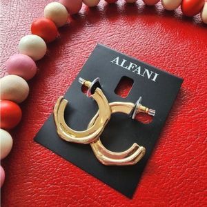 NWT Gold tone Alfani Hoop Earrings